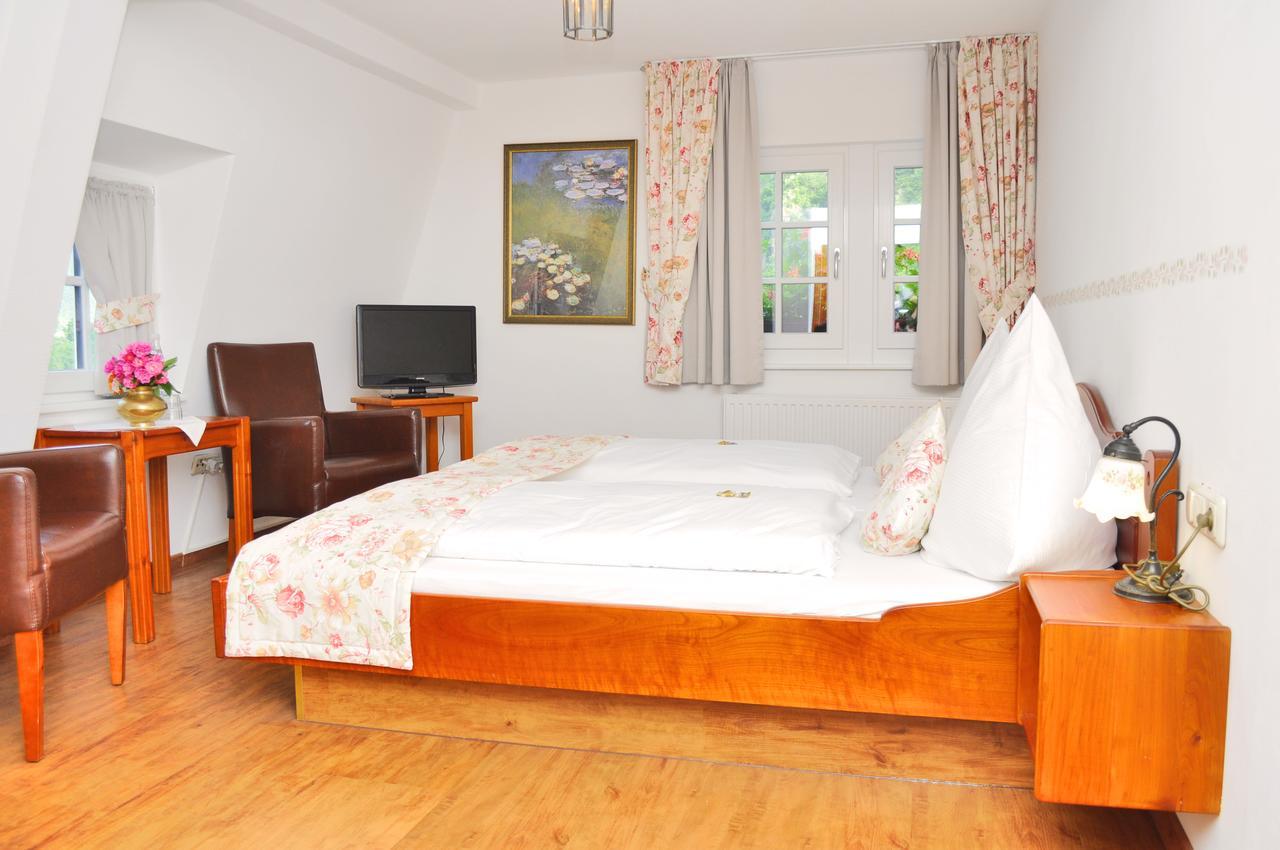 Altes Zollhaus Bed & Breakfast Beilstein  Ngoại thất bức ảnh